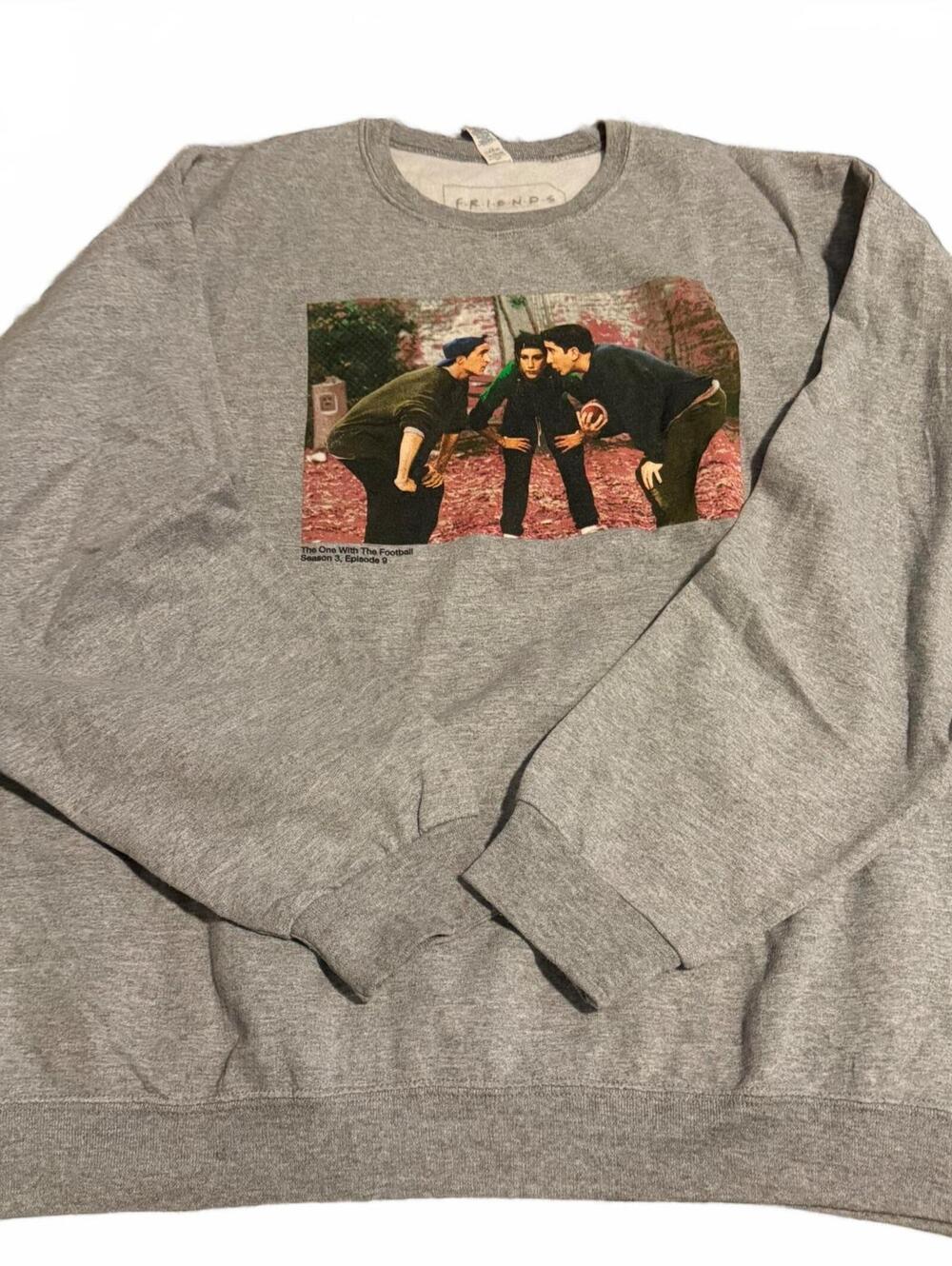 Friends TV Show The One With Football Gray Sweatshirt 2XL Graphic Crewneck